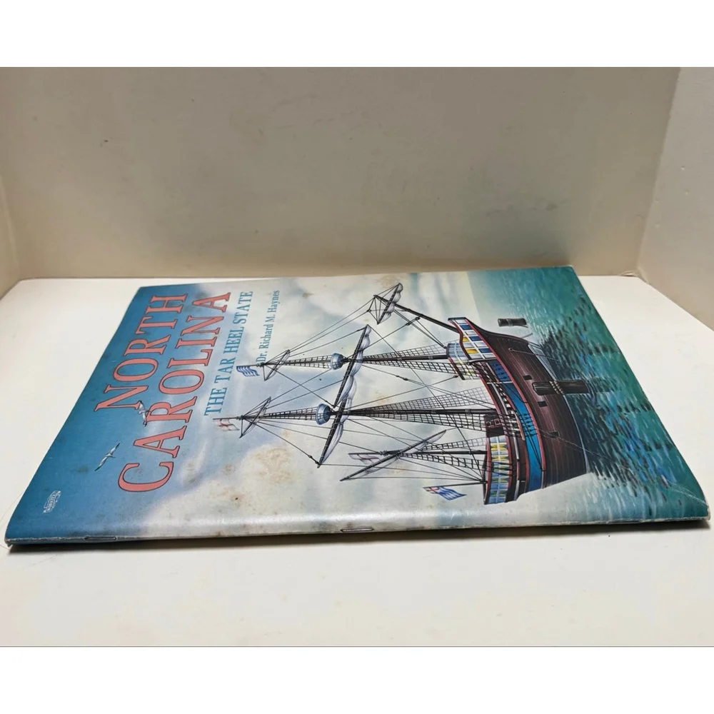 North Carolina: The Tar Heel State by Dr. Richard M. Haynes (1985, Paperback)